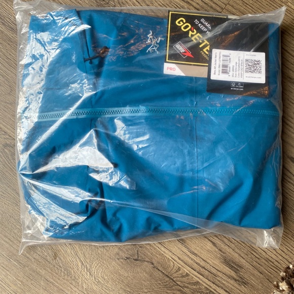 Arc’teryx mens Beta jacket - Picture 2 of 4